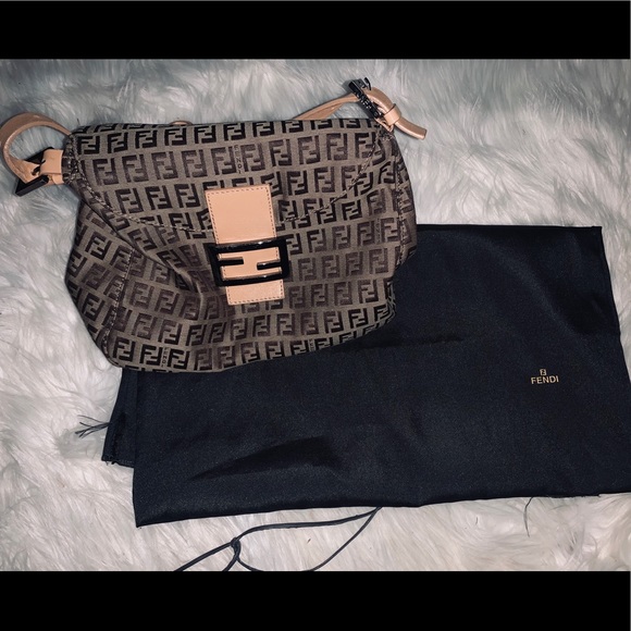 Fendi Handbags - Vintage Fendi clutch bag